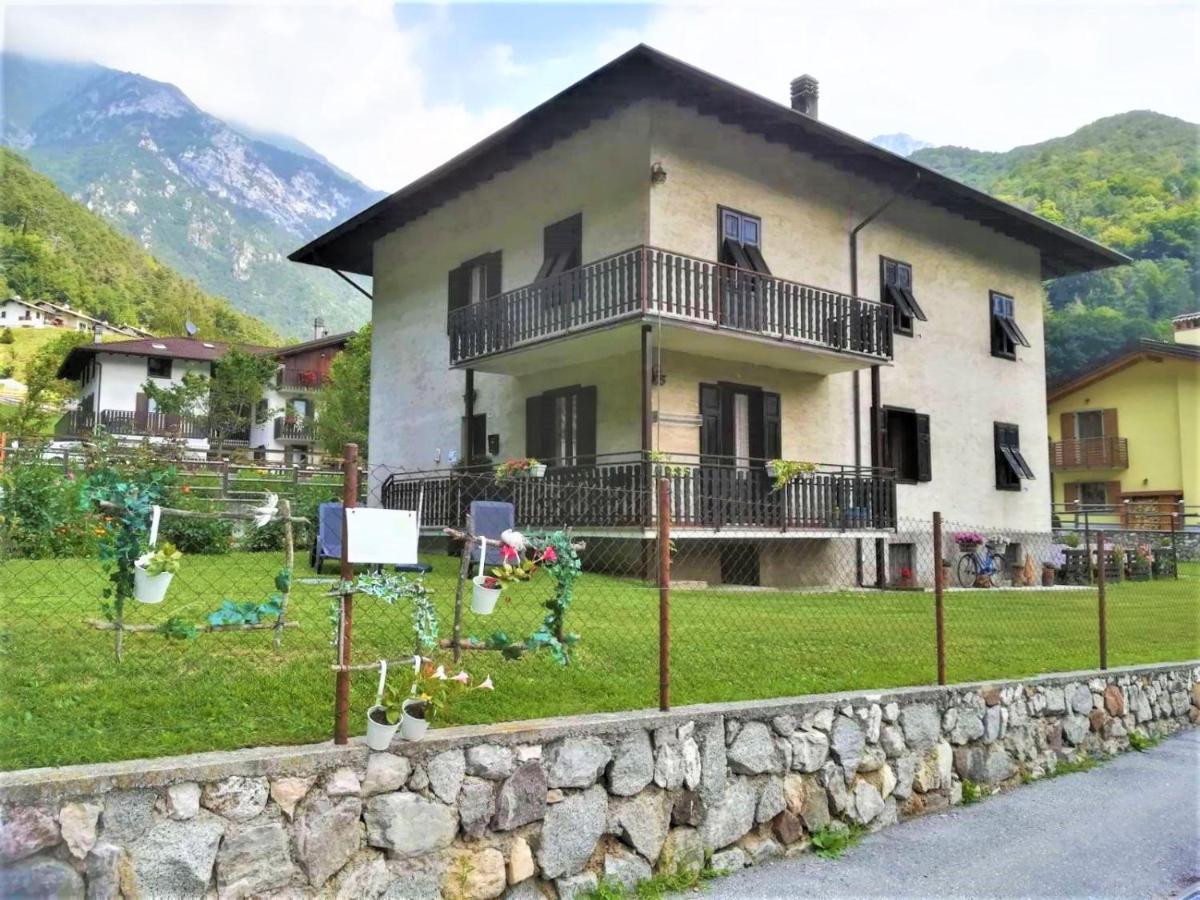 Ca' Albano Apartment Mezzolago Luaran gambar