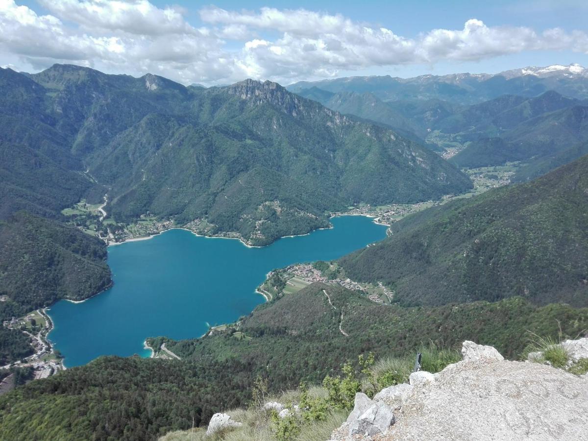 Ca' Albano Apartment Mezzolago Luaran gambar