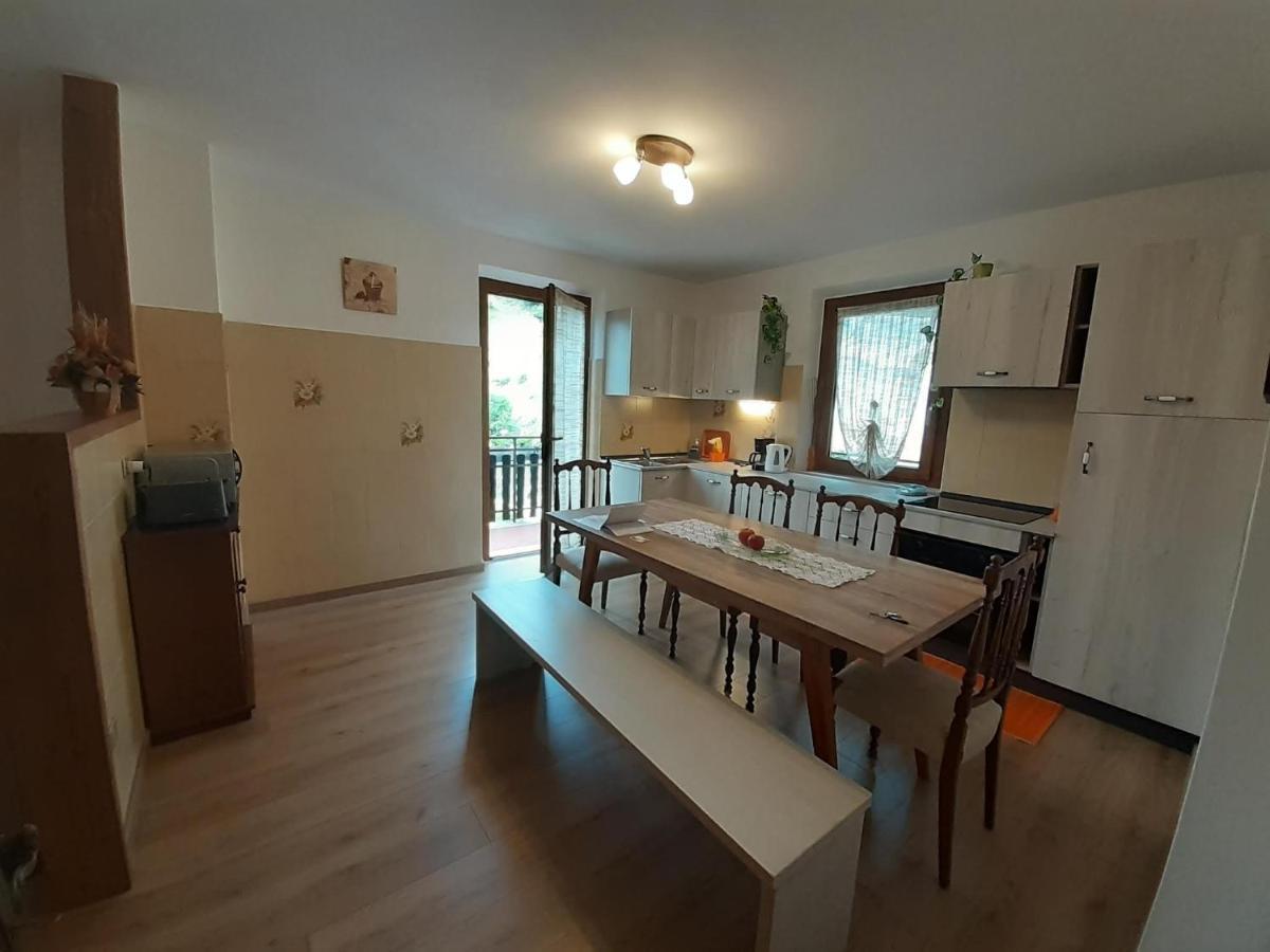 Ca' Albano Apartment Mezzolago Luaran gambar