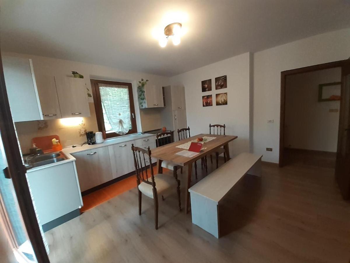 Ca' Albano Apartment Mezzolago Luaran gambar