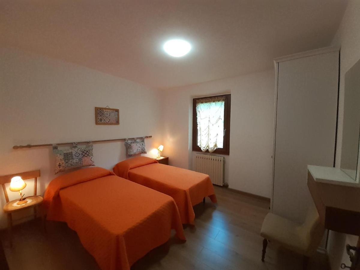 Ca' Albano Apartment Mezzolago Luaran gambar