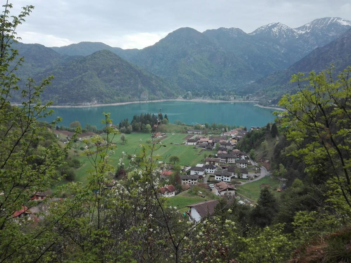 Ca' Albano Apartment Mezzolago Luaran gambar